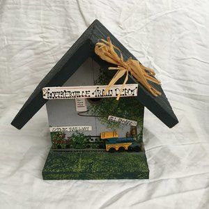VTG Tweeterville Railroad Station Birdhouse